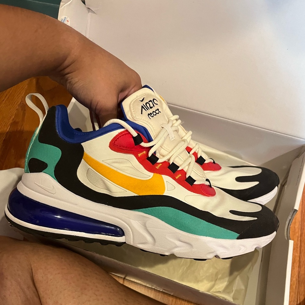 Airmax 270 react phantom/ university gold